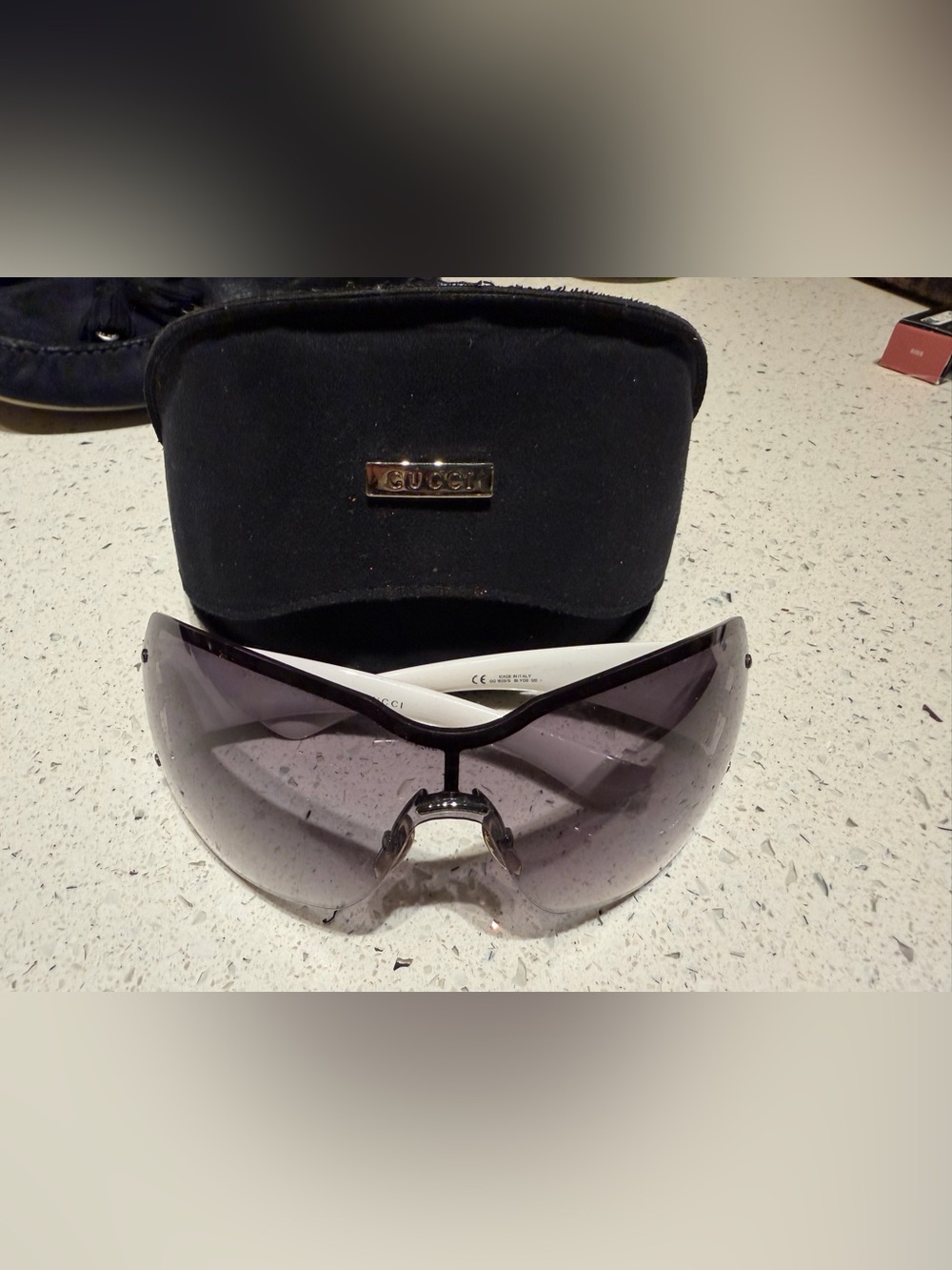 Gucci ovesized wrap vintage Y2K Shield Sunglasses in white and Gray Gradient
